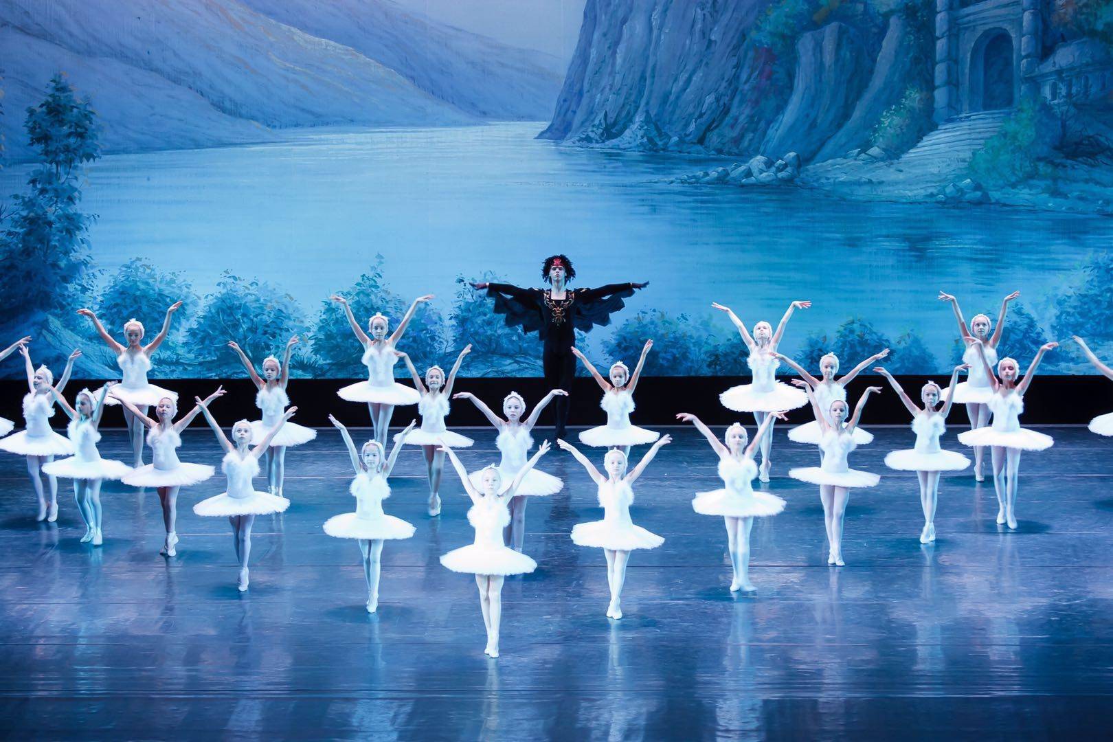 苏州乌克兰基辅儿童芭蕾舞团《天鹅湖》舞台戏剧购票