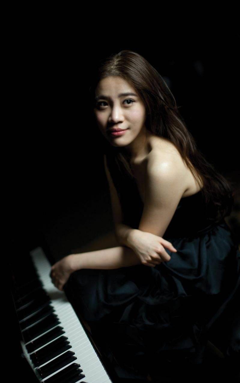 左章钢琴独奏音乐会