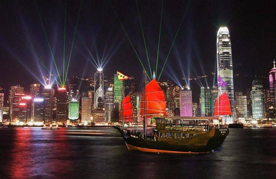 Buy Aqua Luna Symphony of Lights Cruise in Hong Kong Experiences