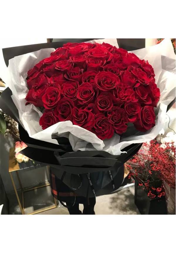 Valentines Day: Red Rose Bouquet
