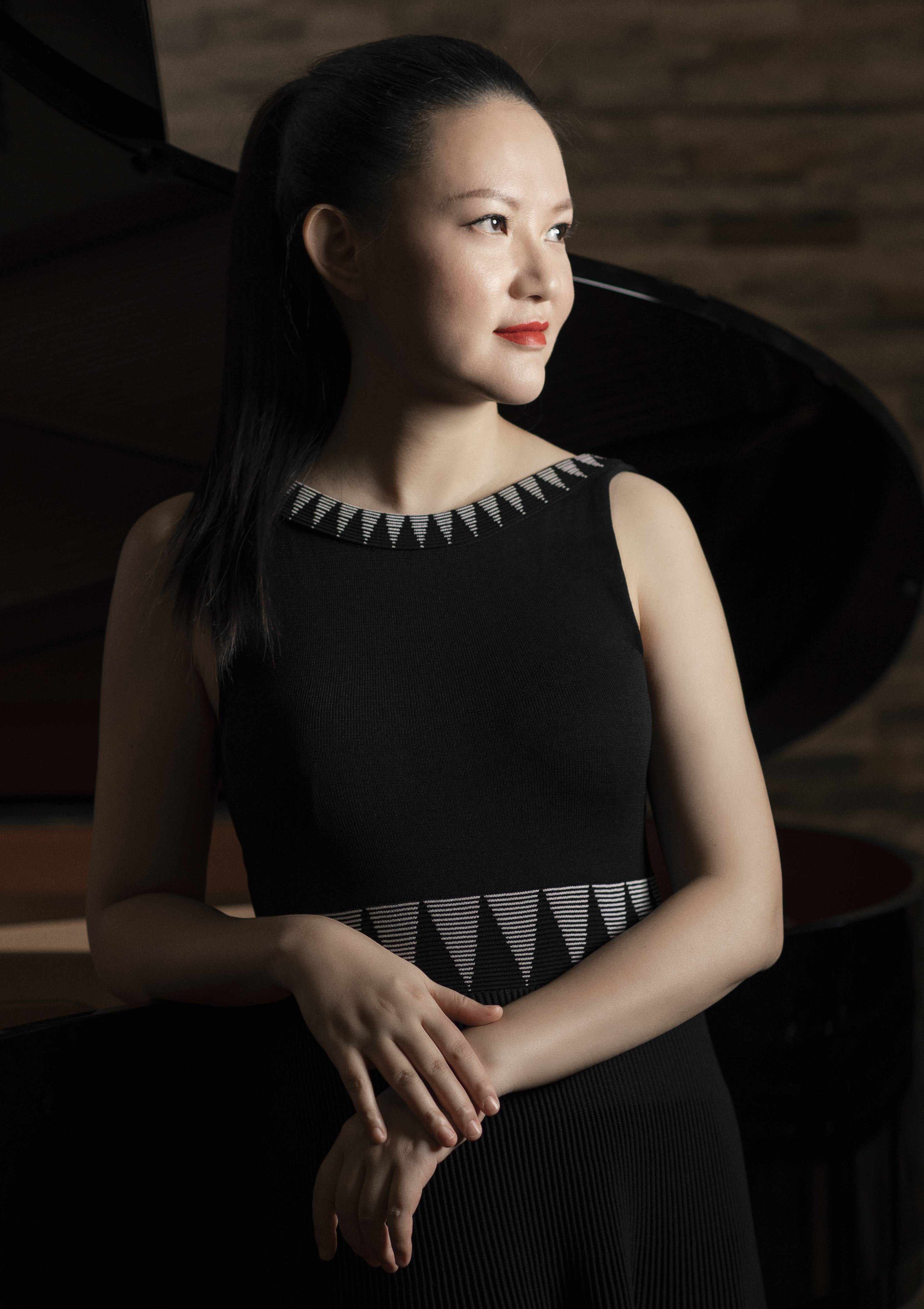 Xie Yashuangzi Performs Zhu Jian’er
