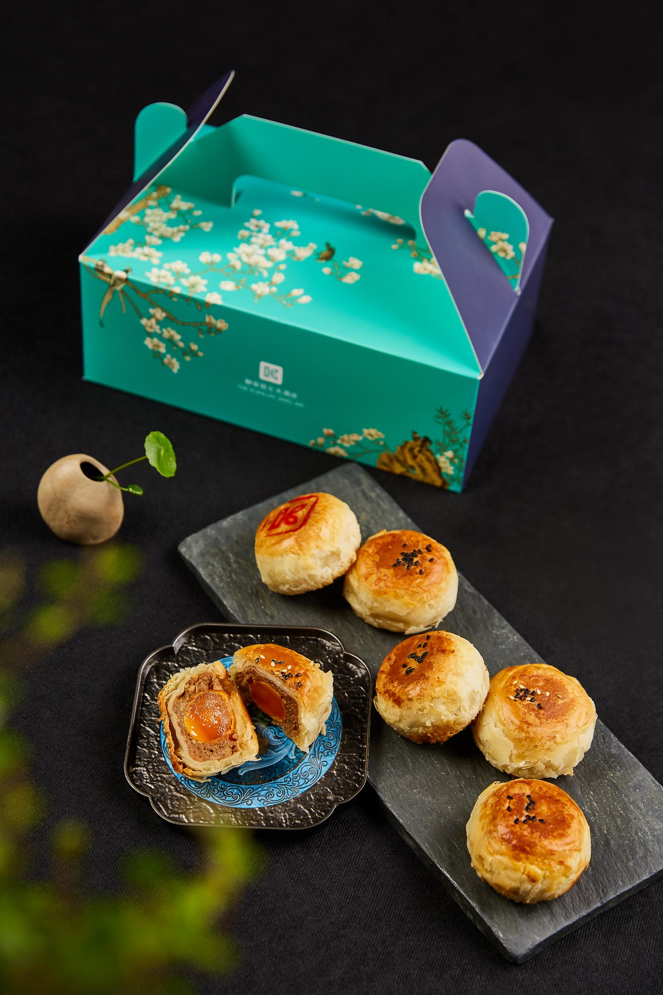 The Kunlun Jing An Pork Mooncake 