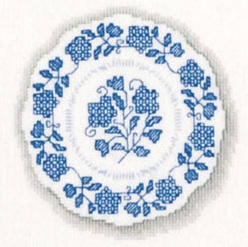 Mixed Embroidery: Chinese Porcelain plate embroidery (Copy)